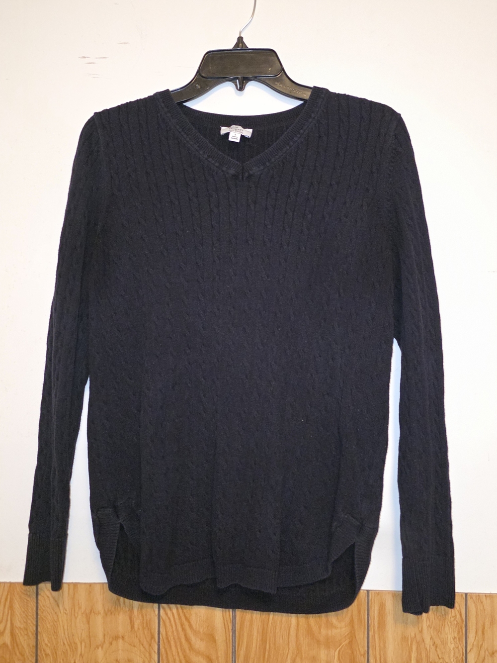 Kim Rogers Men's Black Cable V-Neck Sweater
